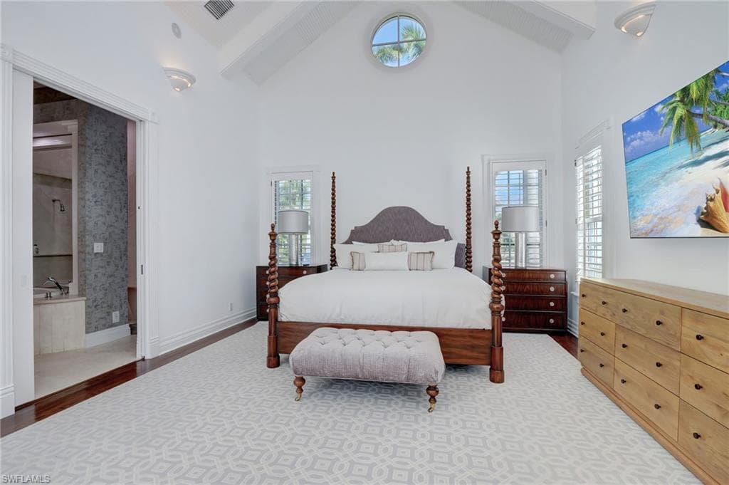 1551 Gulf Shore BLVD S, NAPLES FL 34102-26