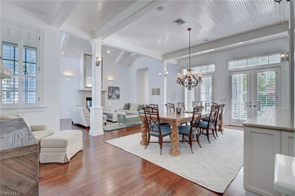 1551 Gulf Shore BLVD S, NAPLES FL 34102-5