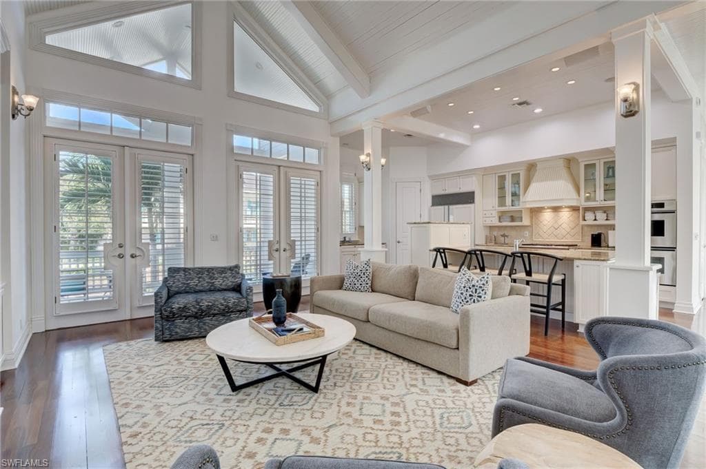 1551 Gulf Shore BLVD S, NAPLES FL 34102-16