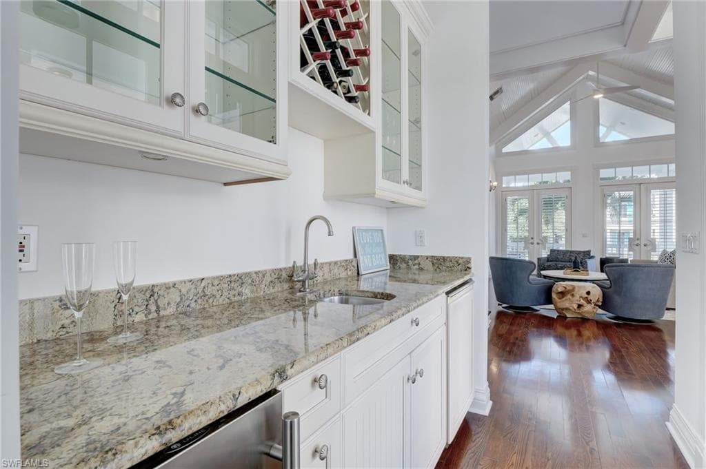 1551 Gulf Shore BLVD S, NAPLES FL 34102-21