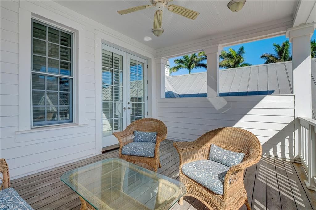 1551 Gulf Shore BLVD S, NAPLES FL 34102-35