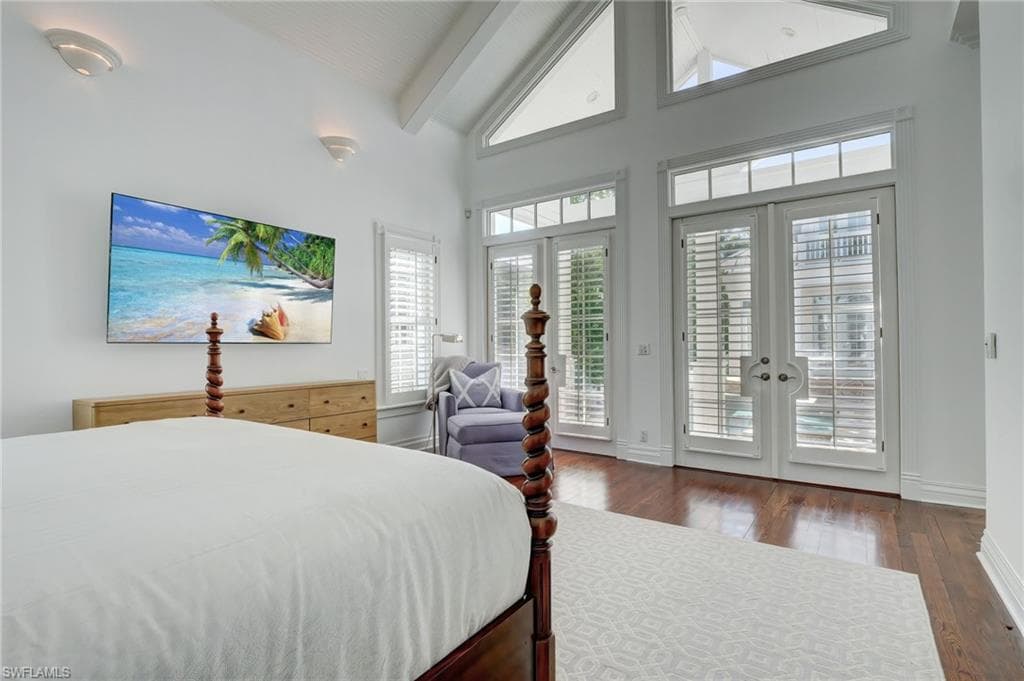 1551 Gulf Shore BLVD S, NAPLES FL 34102-27