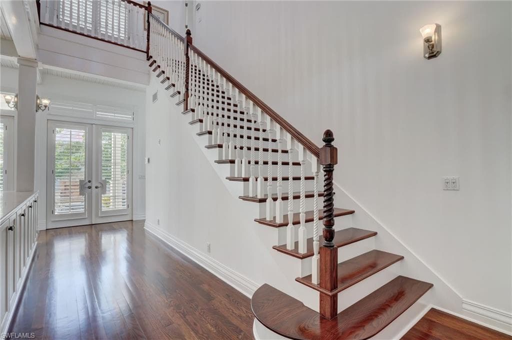 1551 Gulf Shore BLVD S, NAPLES FL 34102-4