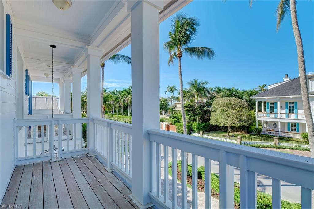 1551 Gulf Shore BLVD S, NAPLES FL 34102-33