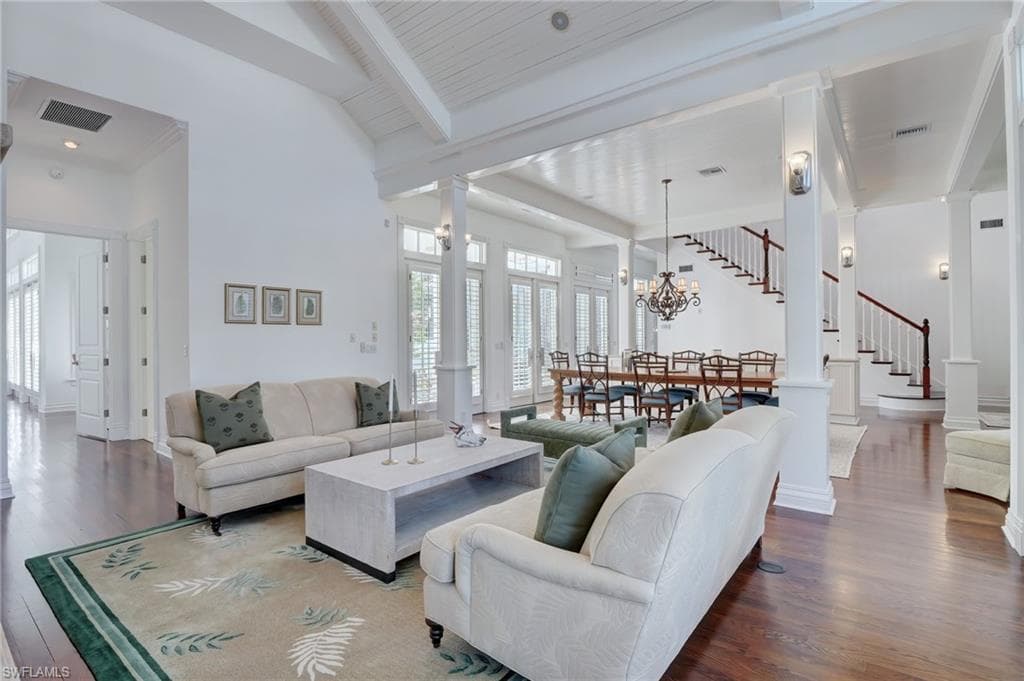 1551 Gulf Shore BLVD S, NAPLES FL 34102-9