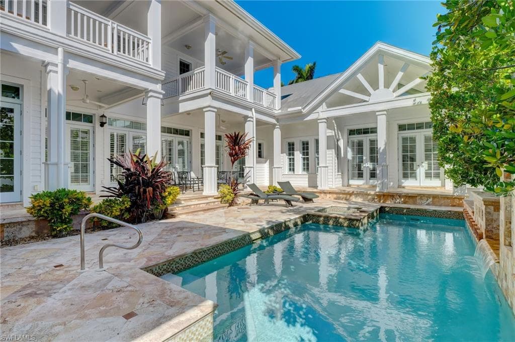 1551 Gulf Shore BLVD S, NAPLES FL 34102-43