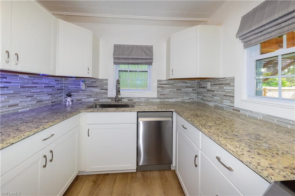 3510 E Riverside DR, FORT MYERS FL 33916-12