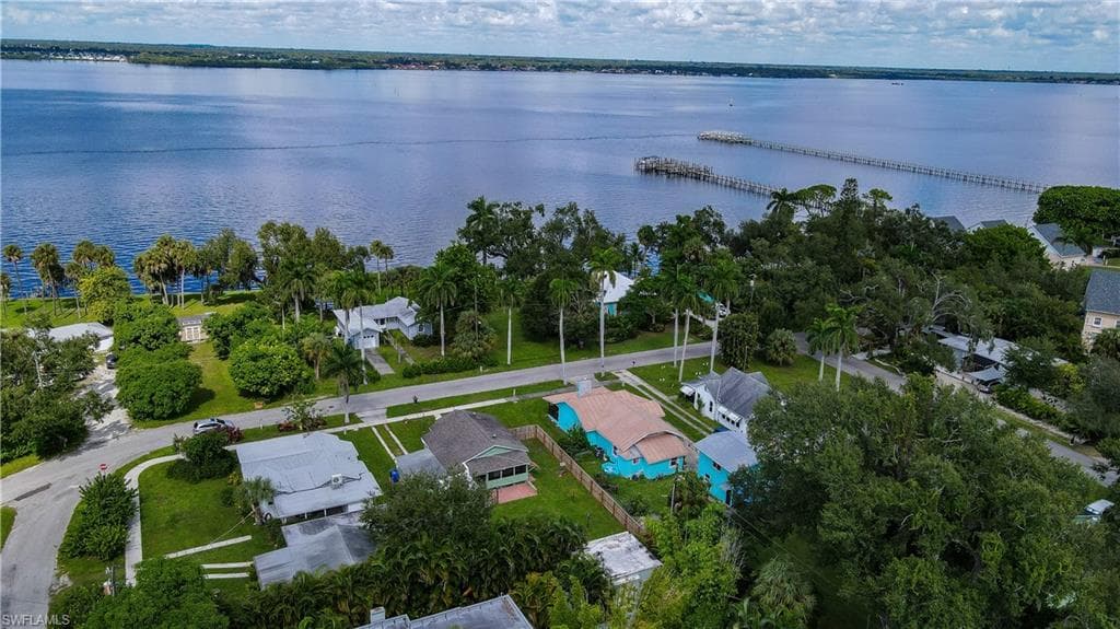 3510 E Riverside DR, FORT MYERS FL 33916-33