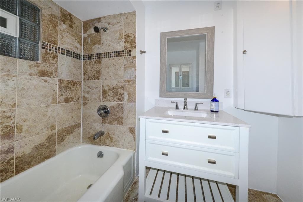 3510 E Riverside DR, FORT MYERS FL 33916-18