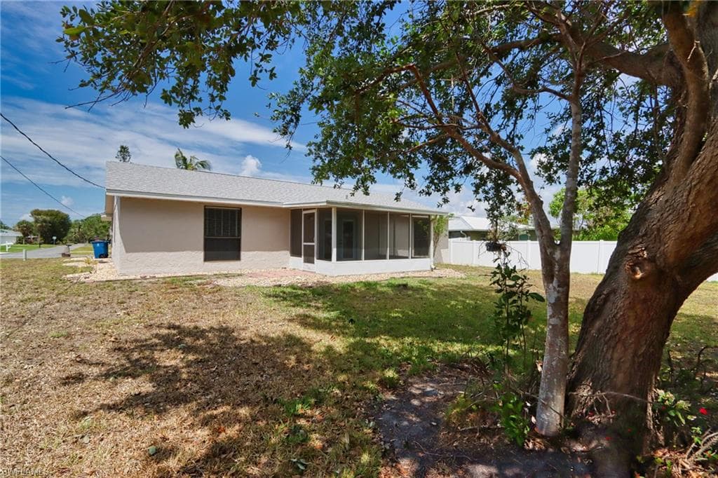 7188 Bucknell DR, FORT MYERS FL 33908-19