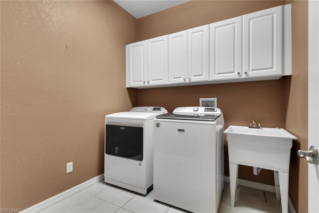 3963 Recreation LN, NAPLES FL 34116-27