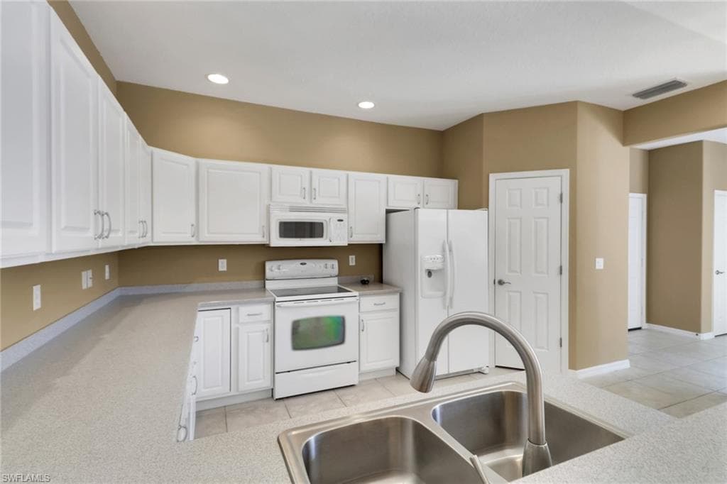 3963 Recreation LN, NAPLES FL 34116-14