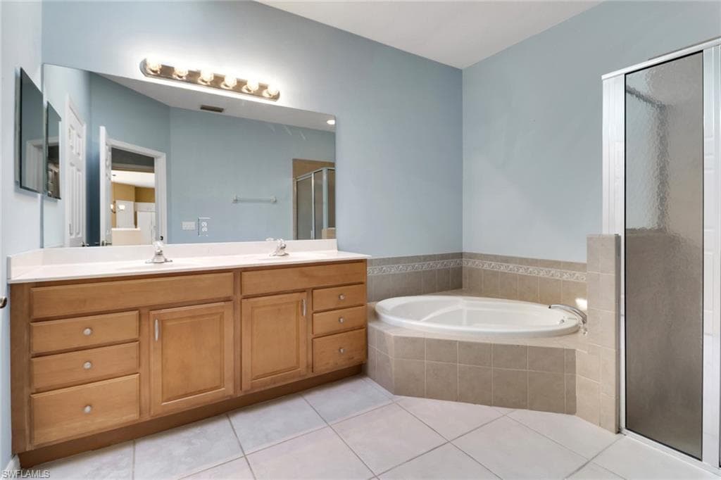 3963 Recreation LN, NAPLES FL 34116-18