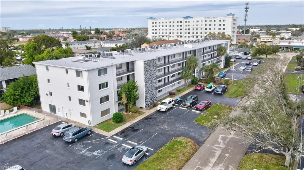 4906 Victoria DR # 209, CAPE CORAL FL 33904-26