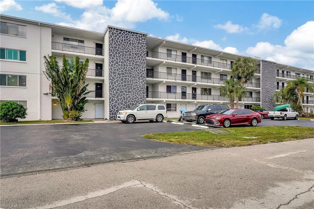 4906 Victoria DR # 209, CAPE CORAL FL 33904-1
