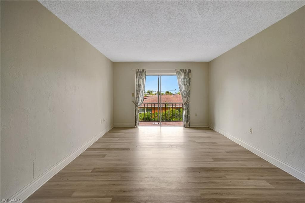 4906 Victoria DR # 209, CAPE CORAL FL 33904-15