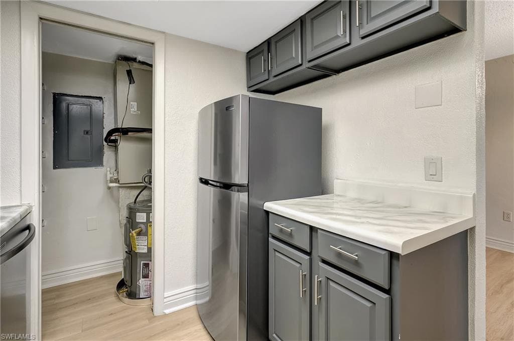 4906 Victoria DR # 209, CAPE CORAL FL 33904-11