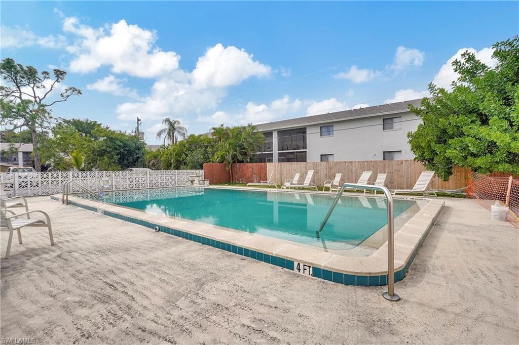 4906 Victoria DR # 209, CAPE CORAL FL 33904-25