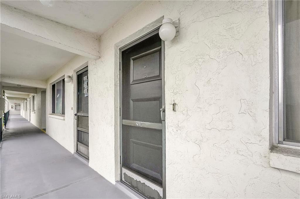 4906 Victoria DR # 209, CAPE CORAL FL 33904-2