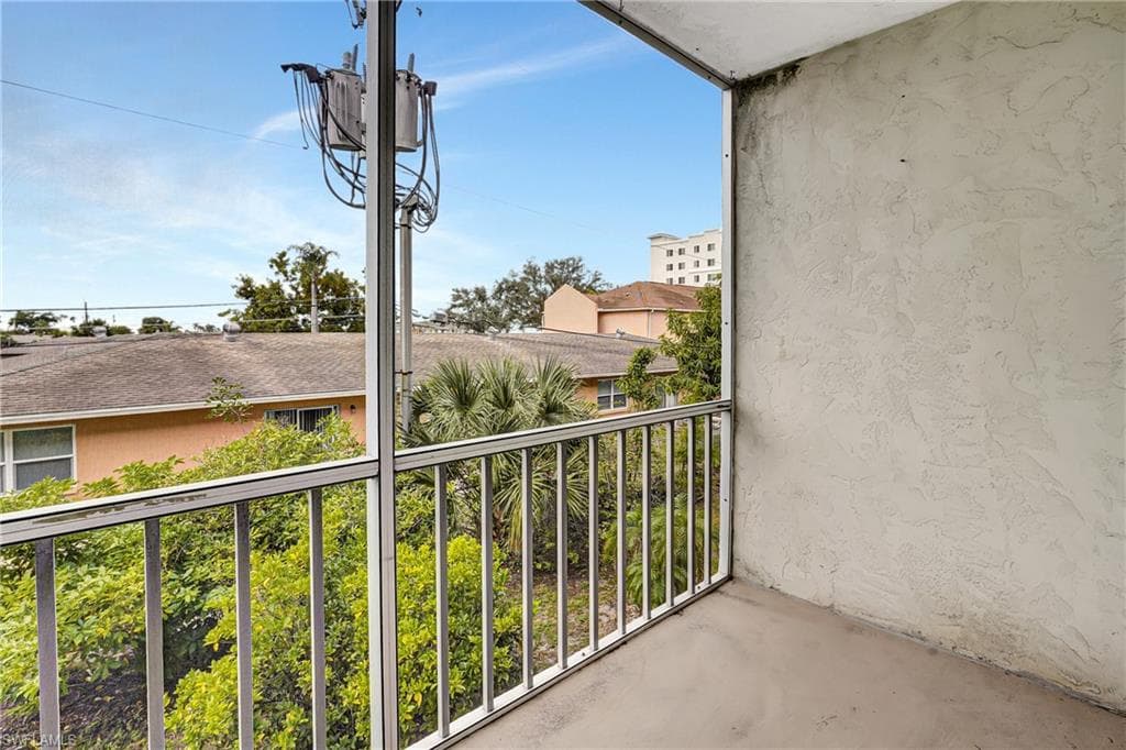 4906 Victoria DR # 209, CAPE CORAL FL 33904-4