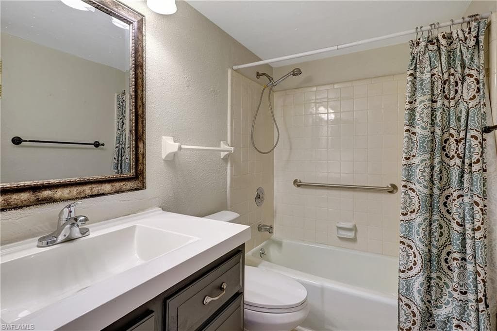 4906 Victoria DR # 209, CAPE CORAL FL 33904-14