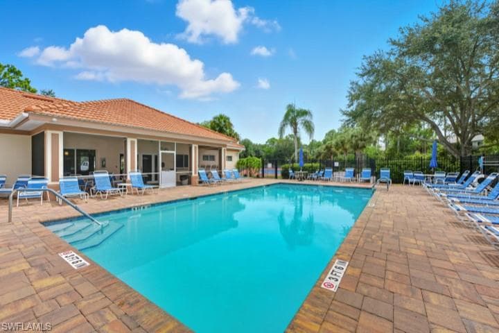 145 Robin Hood CIR # 104, NAPLES FL 34104-26