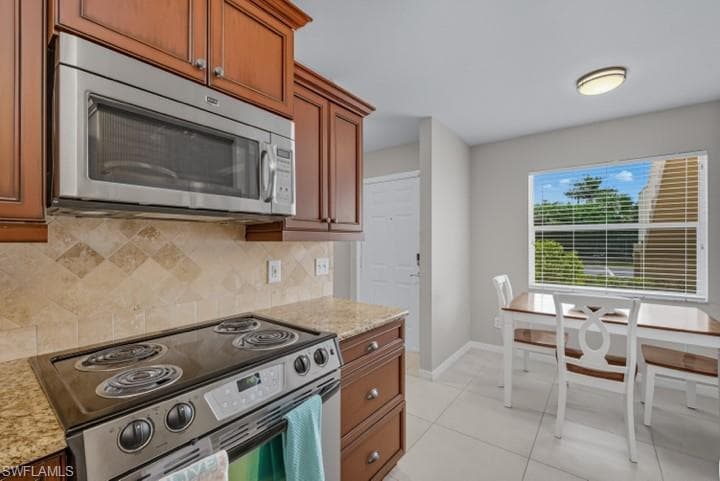 145 Robin Hood CIR # 104, NAPLES FL 34104-6