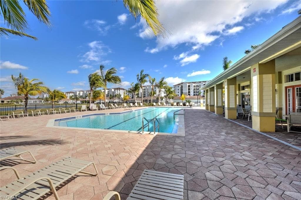 4274 Avian AVE, FORT MYERS FL 33916-27