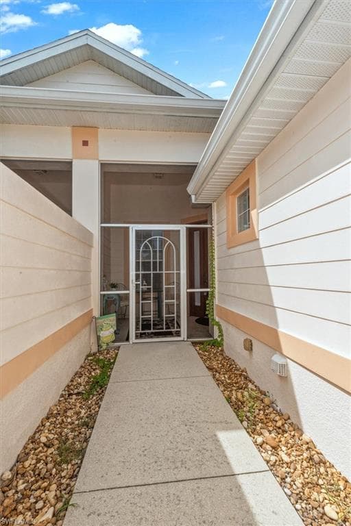 4274 Avian AVE, FORT MYERS FL 33916-8