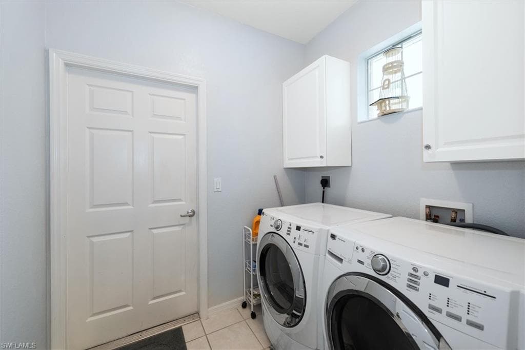 4274 Avian AVE, FORT MYERS FL 33916-23