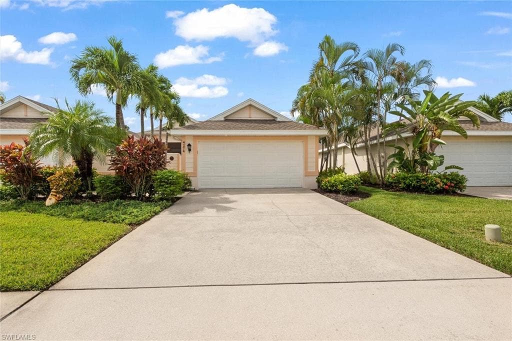 4274 Avian AVE, FORT MYERS FL 33916-9