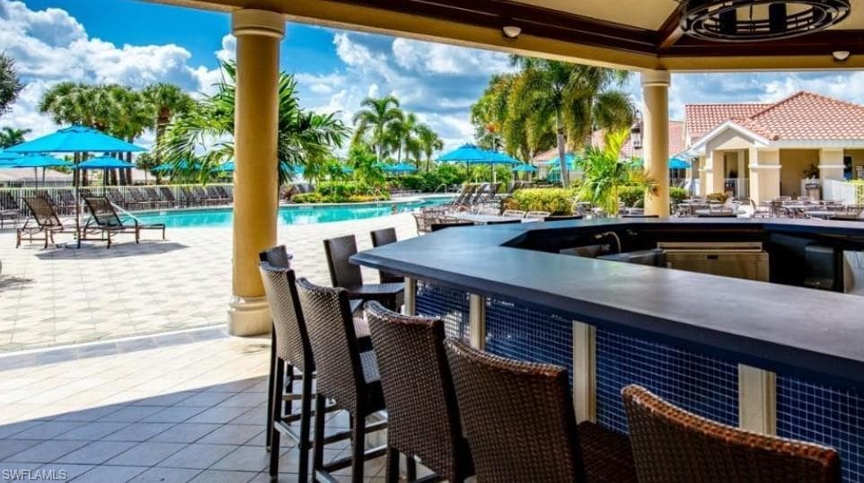 8217 Parkstone PL # 308, NAPLES FL 34120-40