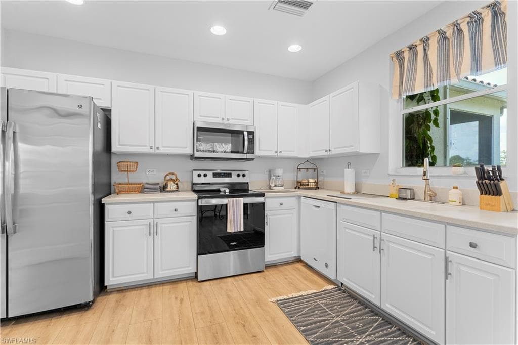 8217 Parkstone PL # 308, NAPLES FL 34120-17