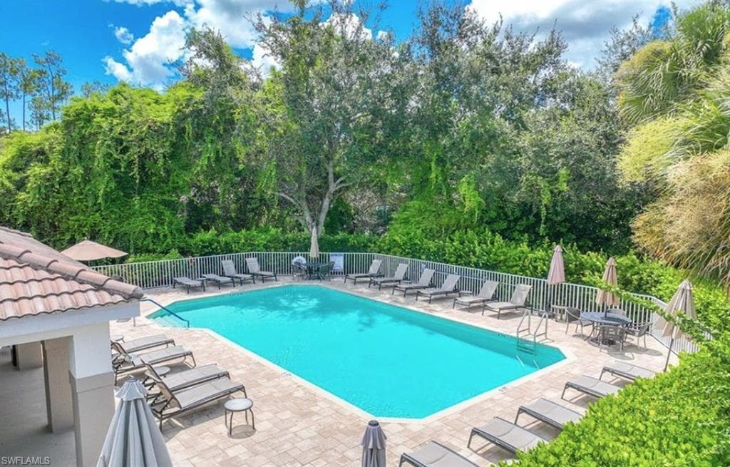8217 Parkstone PL # 308, NAPLES FL 34120-3