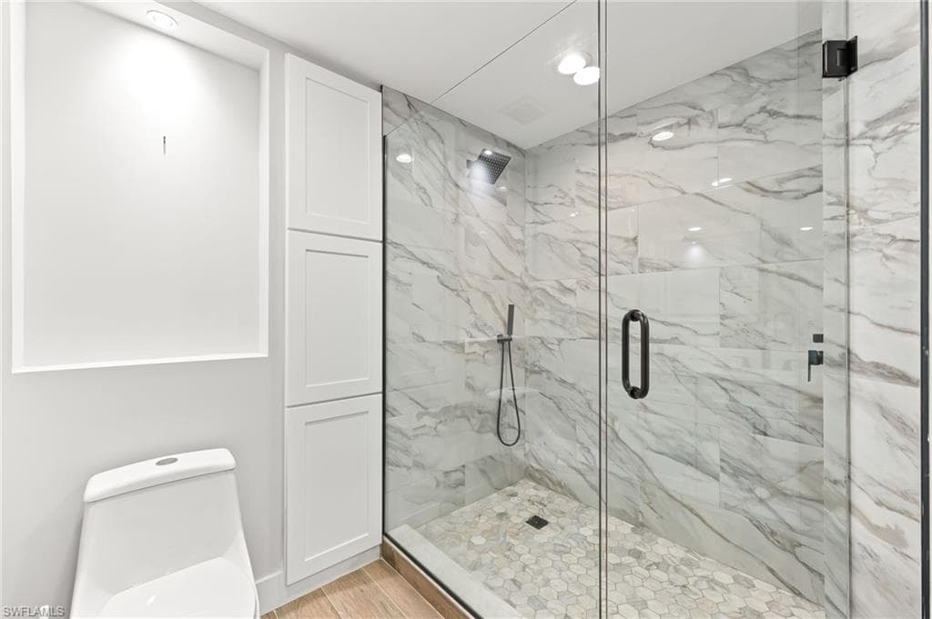 1890 Bald Eagle Dr. #B DR # 400B, NAPLES FL 34105-25