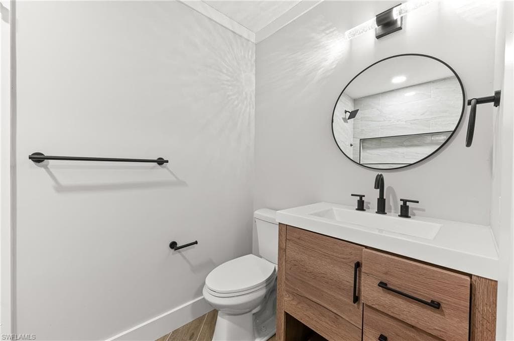 1890 Bald Eagle Dr. #B DR # 400B, NAPLES FL 34105-33