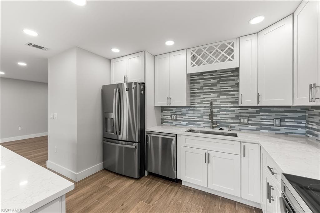 1890 Bald Eagle Dr. #B DR # 400B, NAPLES FL 34105-10