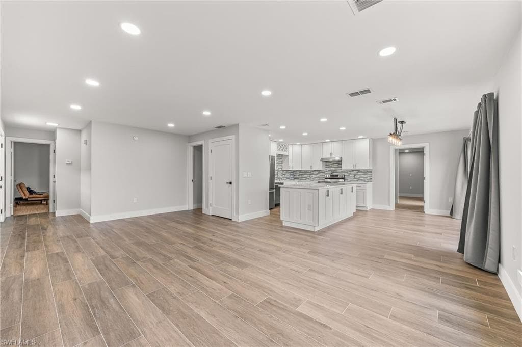 1890 Bald Eagle Dr. #B DR # 400B, NAPLES FL 34105-3