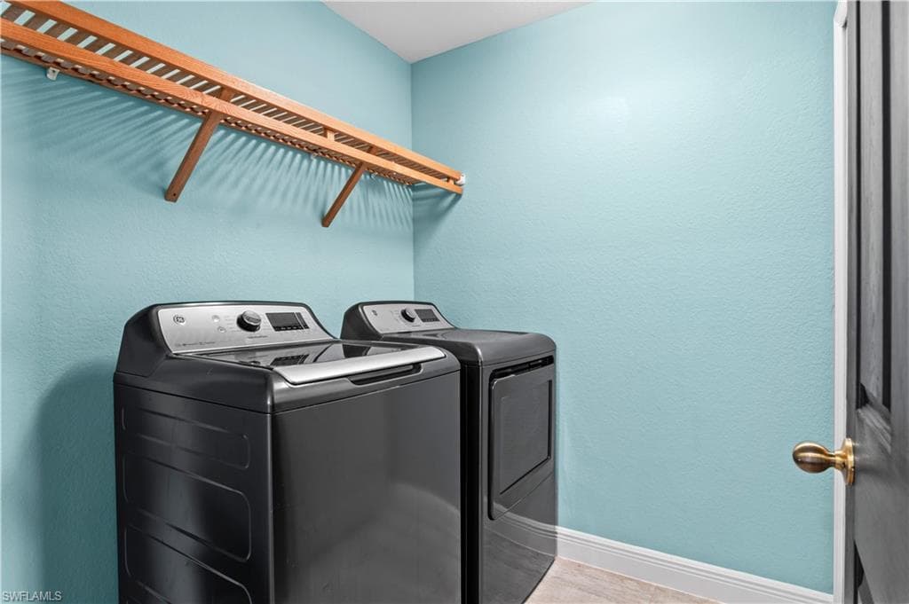 2024 Cape Heather CIR, CAPE CORAL FL 33991-26