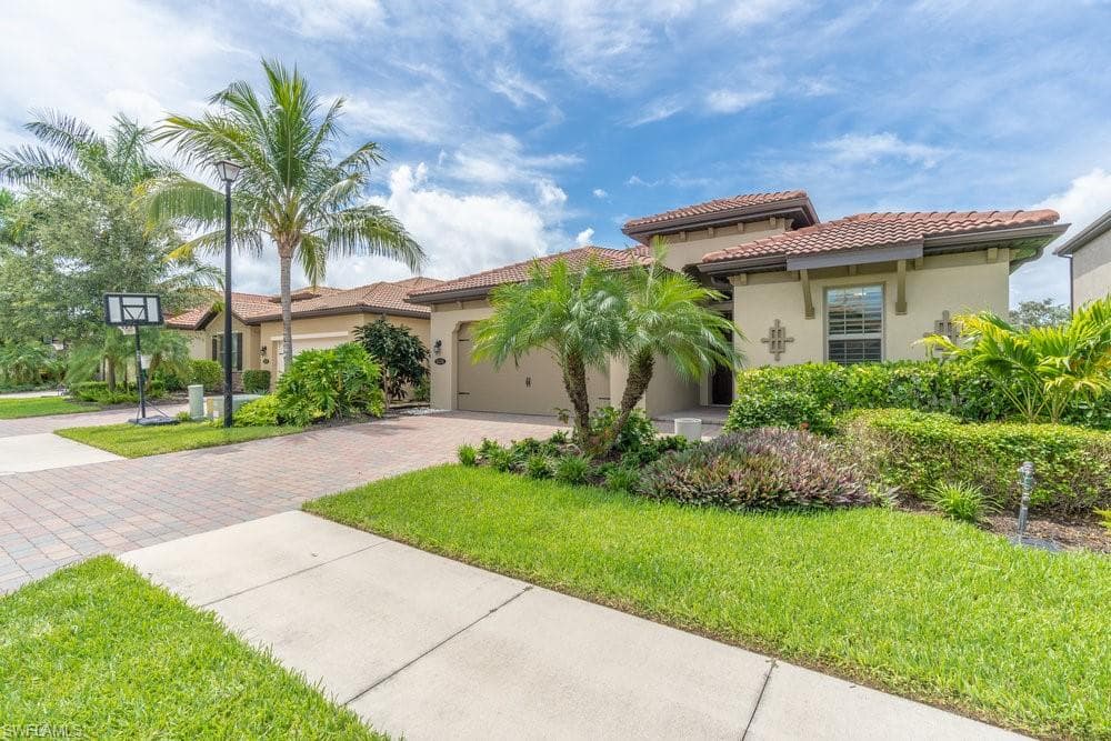 16374 Barclay CT, NAPLES FL 34110-27