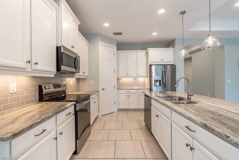 16374 Barclay CT, NAPLES FL 34110-10