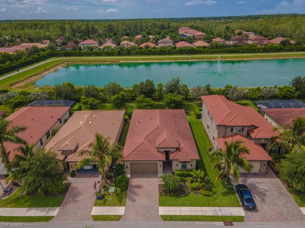 16374 Barclay CT, NAPLES FL 34110-30