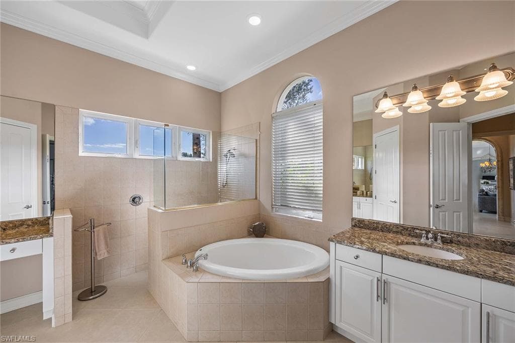 8894 Shenendoah CIR-25
