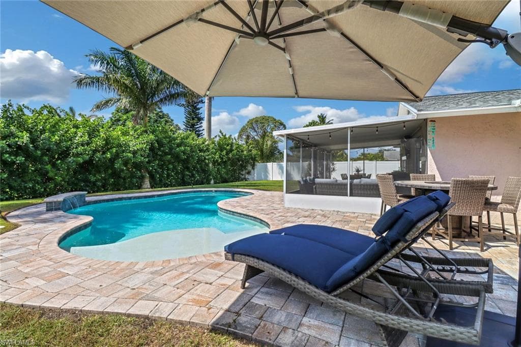 2680 Longboat DR, NAPLES FL 34104-5