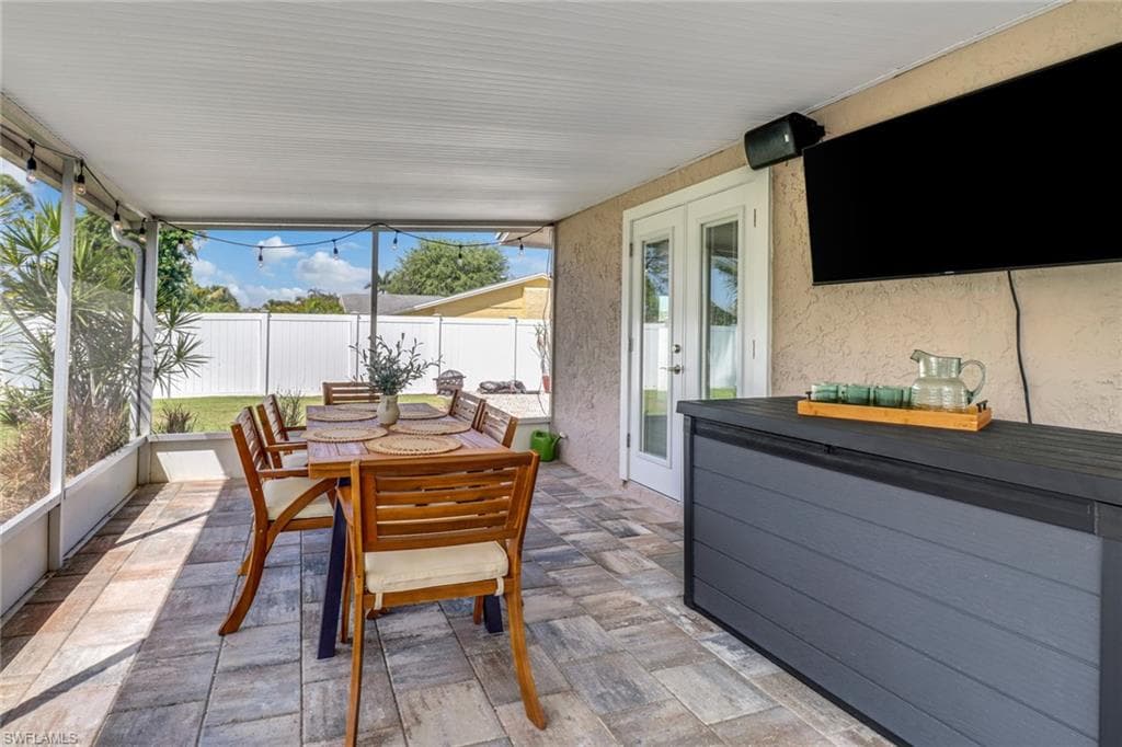 2680 Longboat DR, NAPLES FL 34104-36