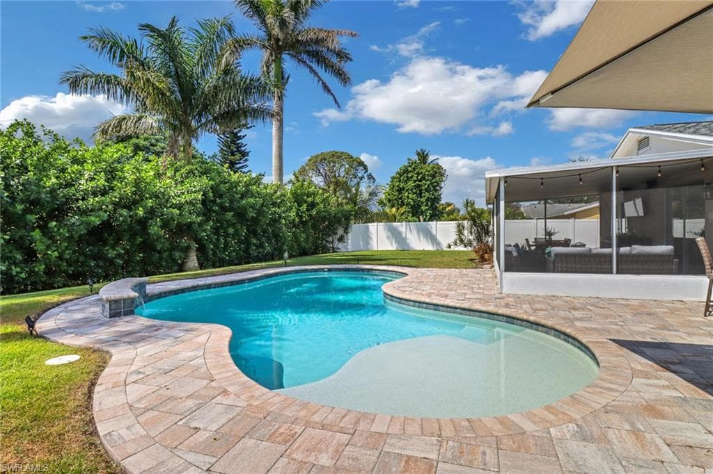 2680 Longboat DR, NAPLES FL 34104-10