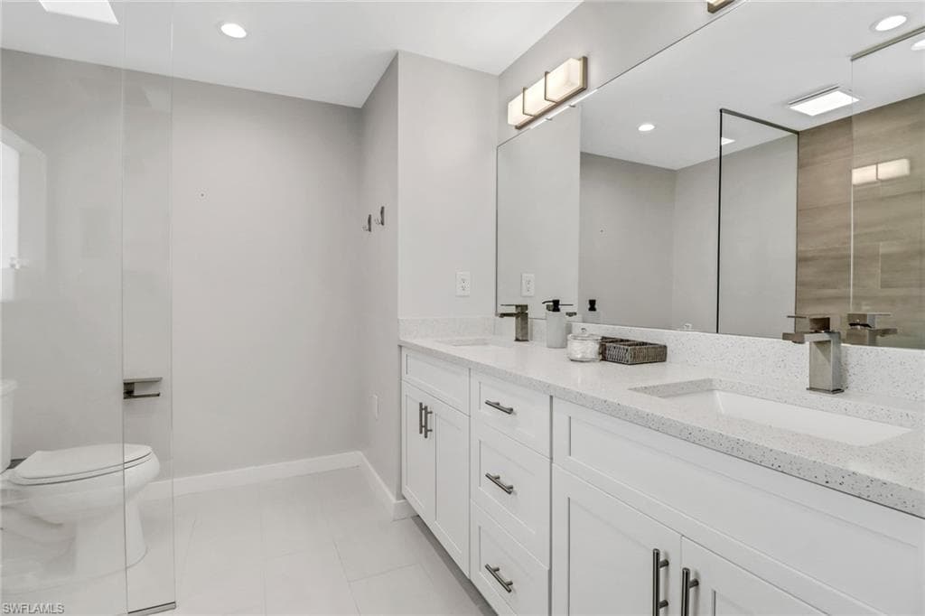 2680 Longboat DR, NAPLES FL 34104-30