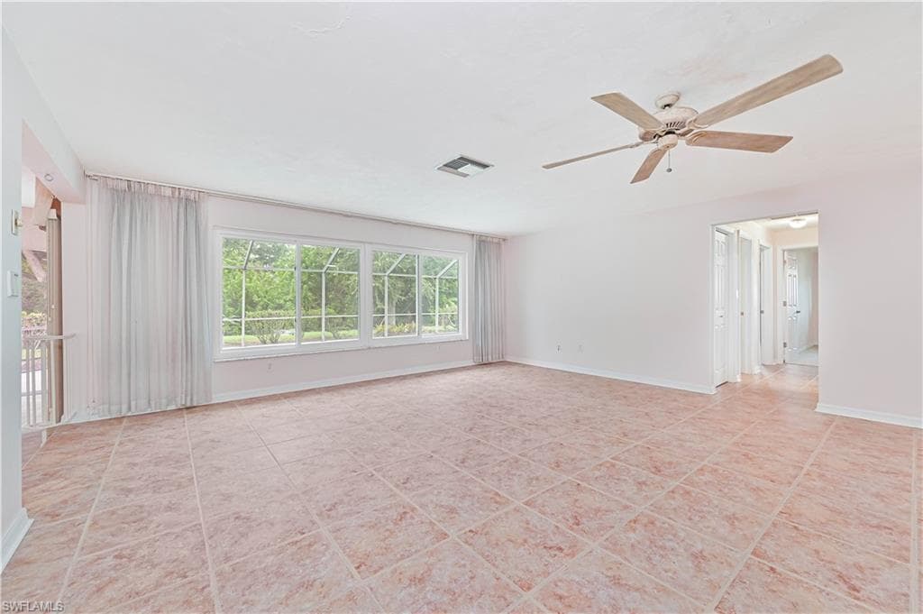 4255 Glasgow CT, NORTH FORT MYERS FL 33903-8