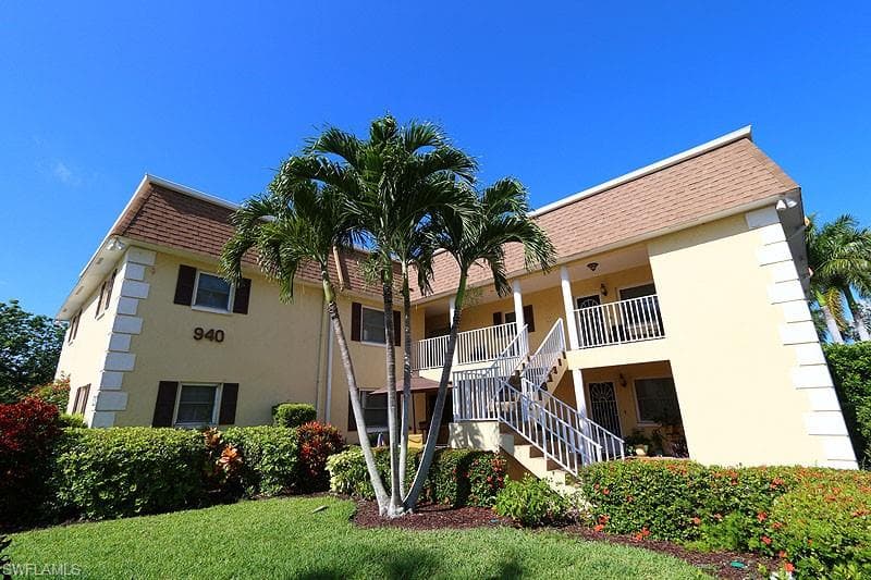 940 3rd ST S # 101, NAPLES FL 34102-2