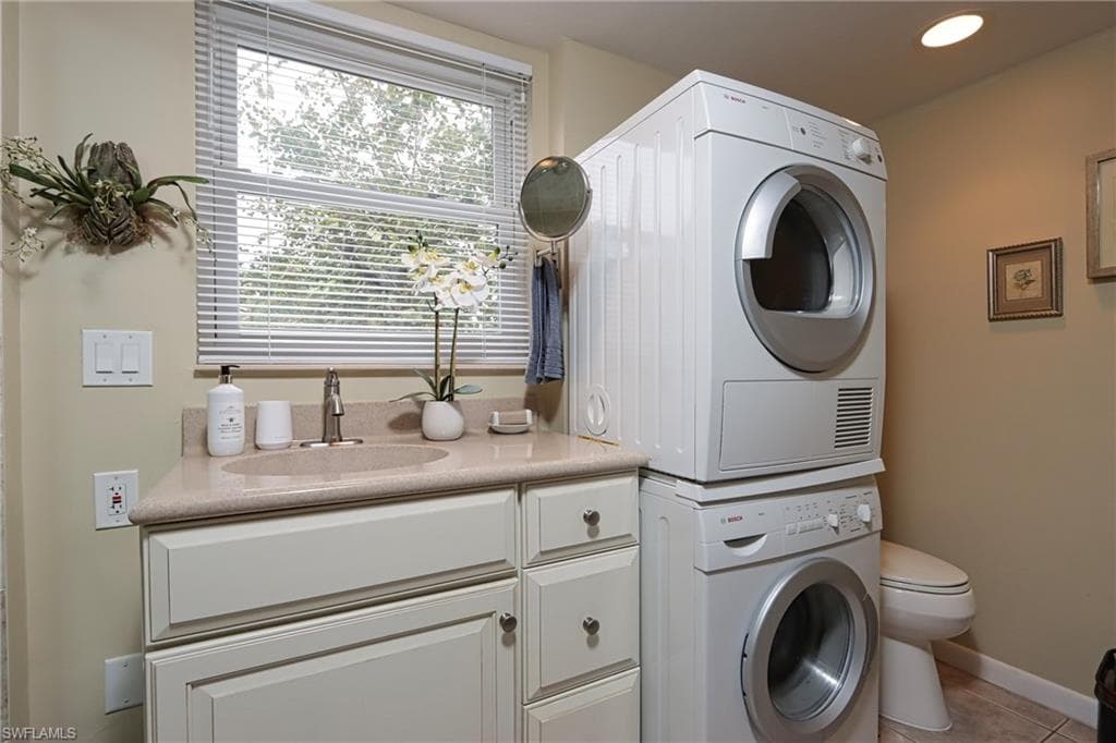 940 3rd ST S # 101, NAPLES FL 34102-17